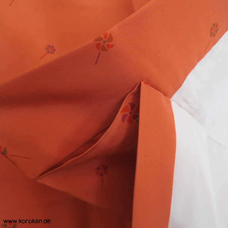 Windräder Juban Kimono - Seide, bestickter Kragen