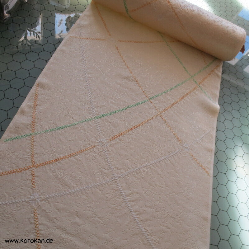 Shibori Bögen auf hellem Seiden Damast Araihari Kimono