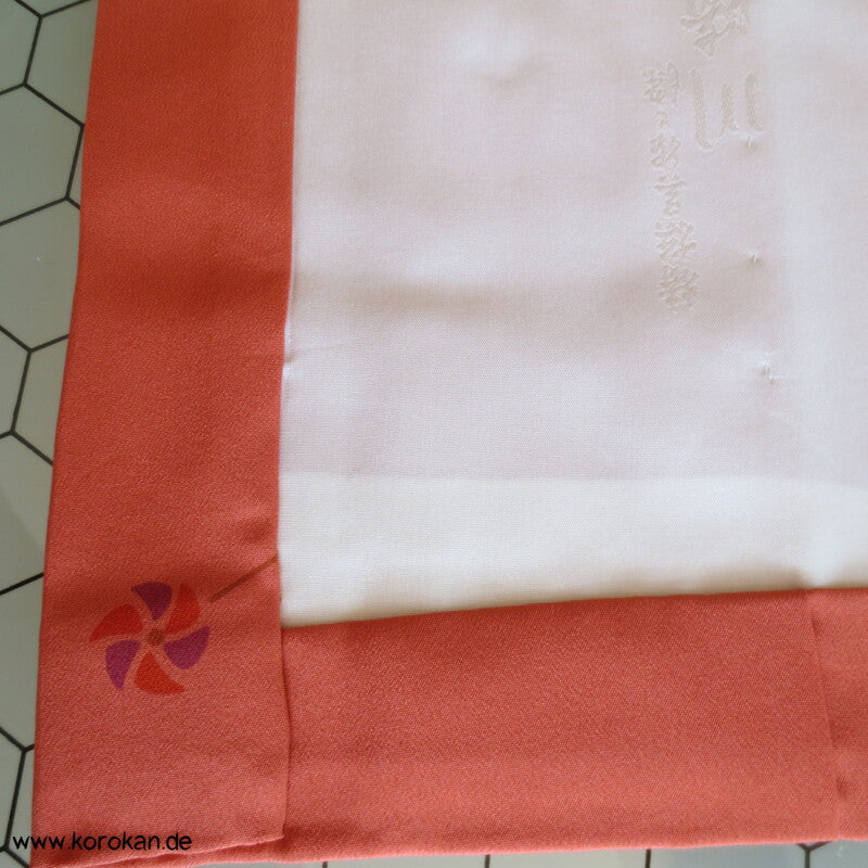 Windräder Juban Kimono - Seide, bestickter Kragen