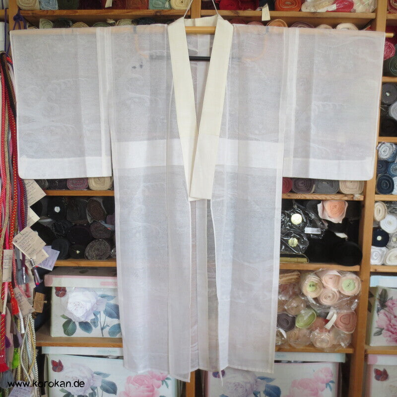 Juban Unterkimono feinstes Wellmuster Drehergewebe, hell, neu mit Tintenfleck