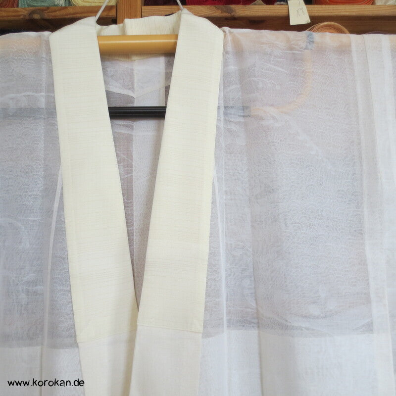 Juban Unterkimono feinstes Wellmuster Drehergewebe, hell, neu mit Tintenfleck