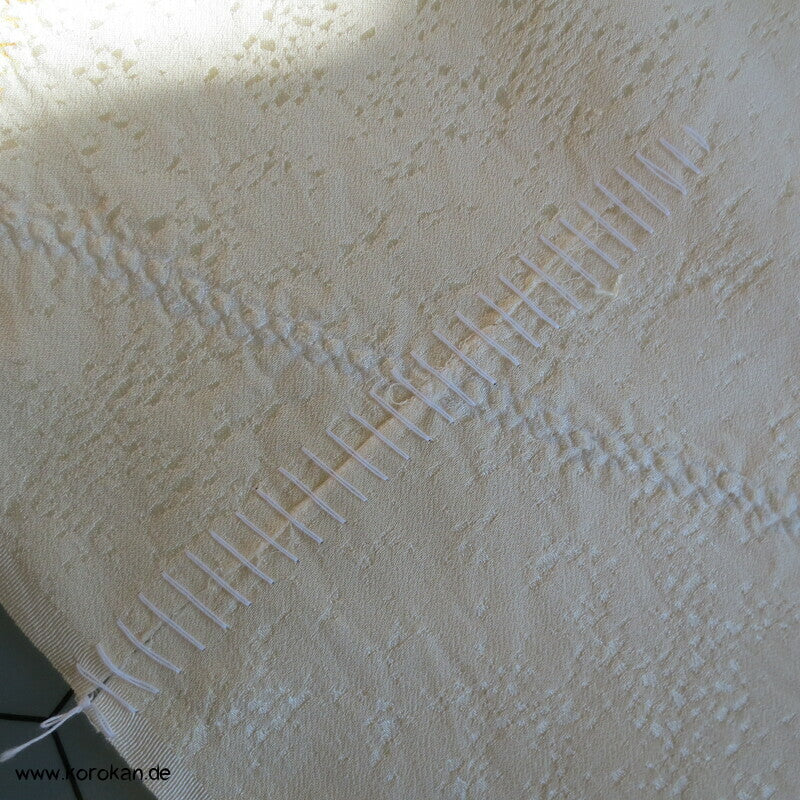 Shibori Bögen auf hellem Seiden Damast Araihari Kimono