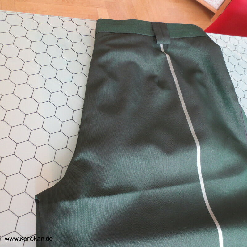 Culotte Hose aus dunkelgrüner Araihari Kimono Seide