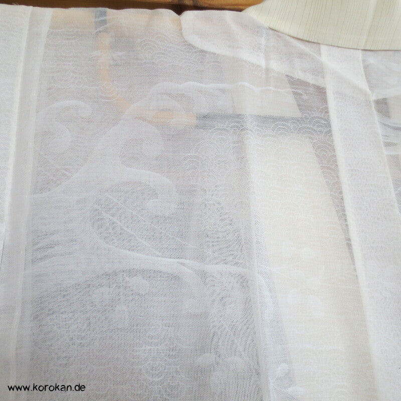 Juban Unterkimono feinstes Wellmuster Drehergewebe, hell, neu mit Tintenfleck