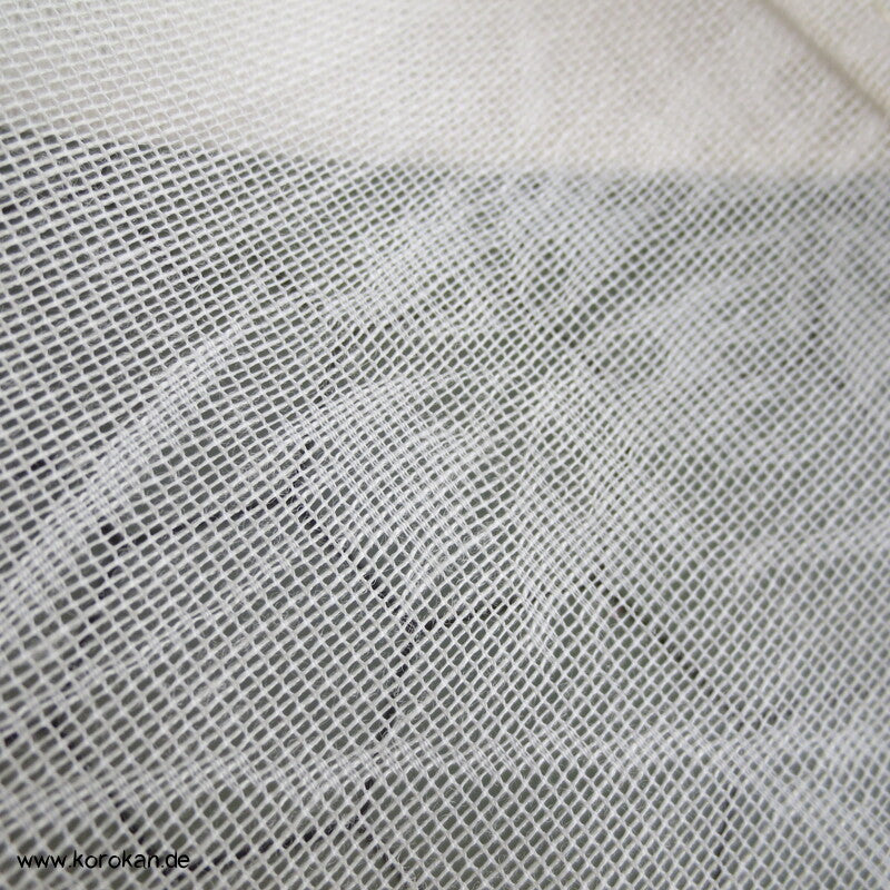 Juban Unterkimono feinstes Wellmuster Drehergewebe, hell, neu mit Tintenfleck