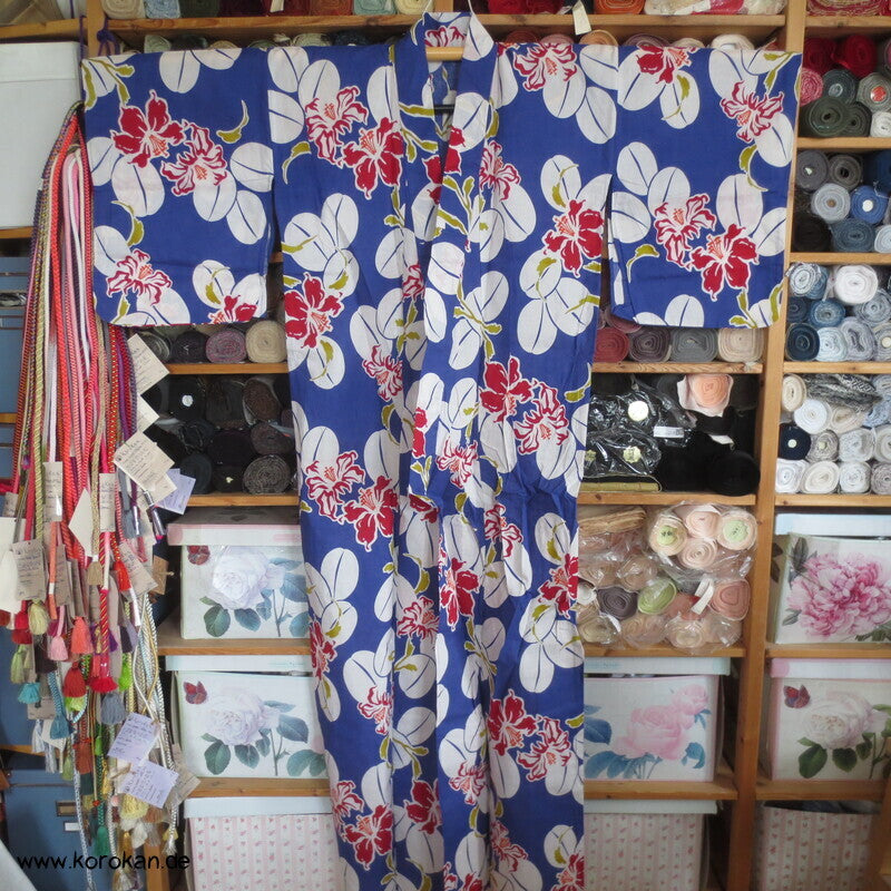Japan Baumwoll Yukata Kimono Nandina und Lilien auf blau