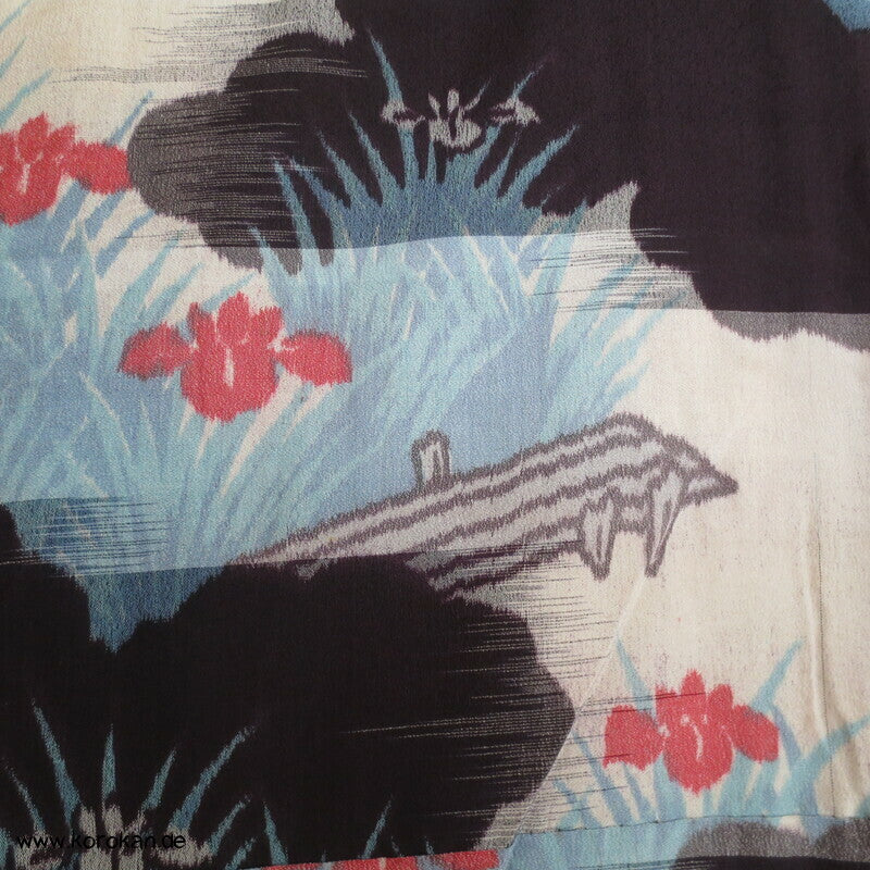 Krepp Seiden Meisen Komon Kimono mit Wolken, Steg und Iris Blüten