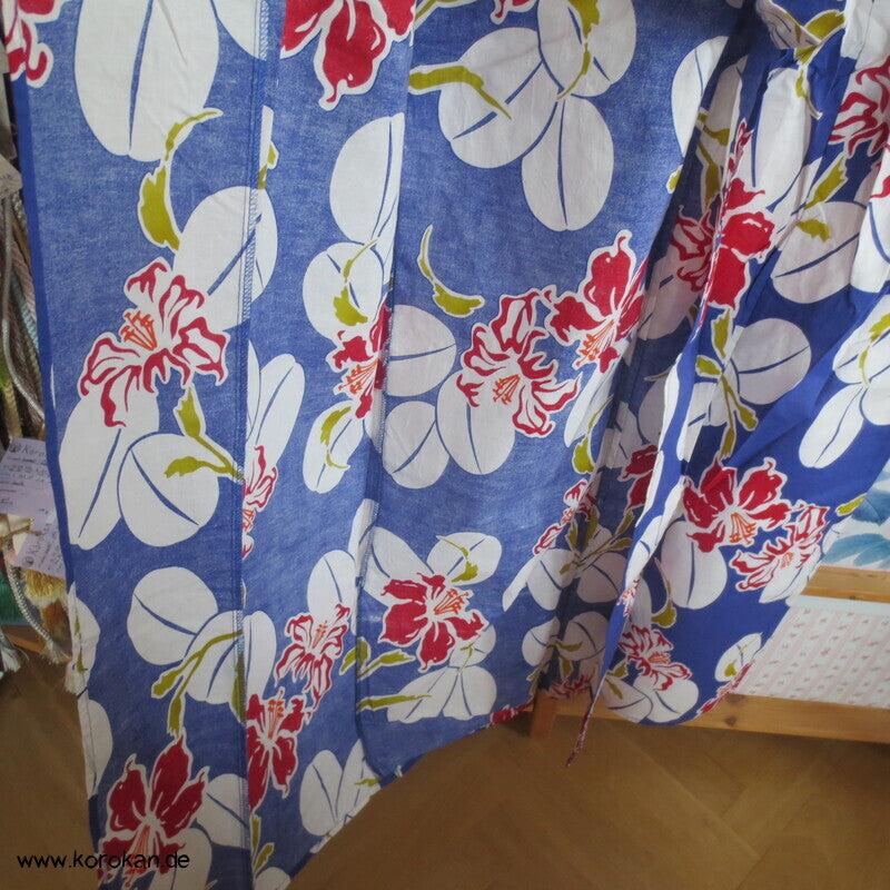 Japan Baumwoll Yukata Kimono Nandina und Lilien auf blau