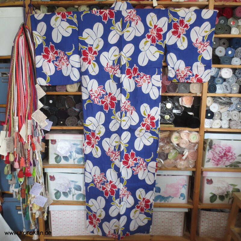 Japan Baumwoll Yukata Kimono Nandina und Lilien auf blau