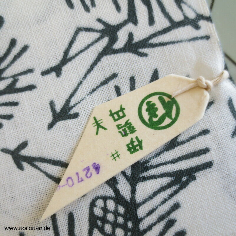 junge Pinientriebe originalgehefteter Yukata Kimono Stoff