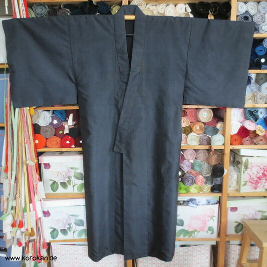 Tsumugi Kasuri Seiden Komon Kimono, frisch gewaschen