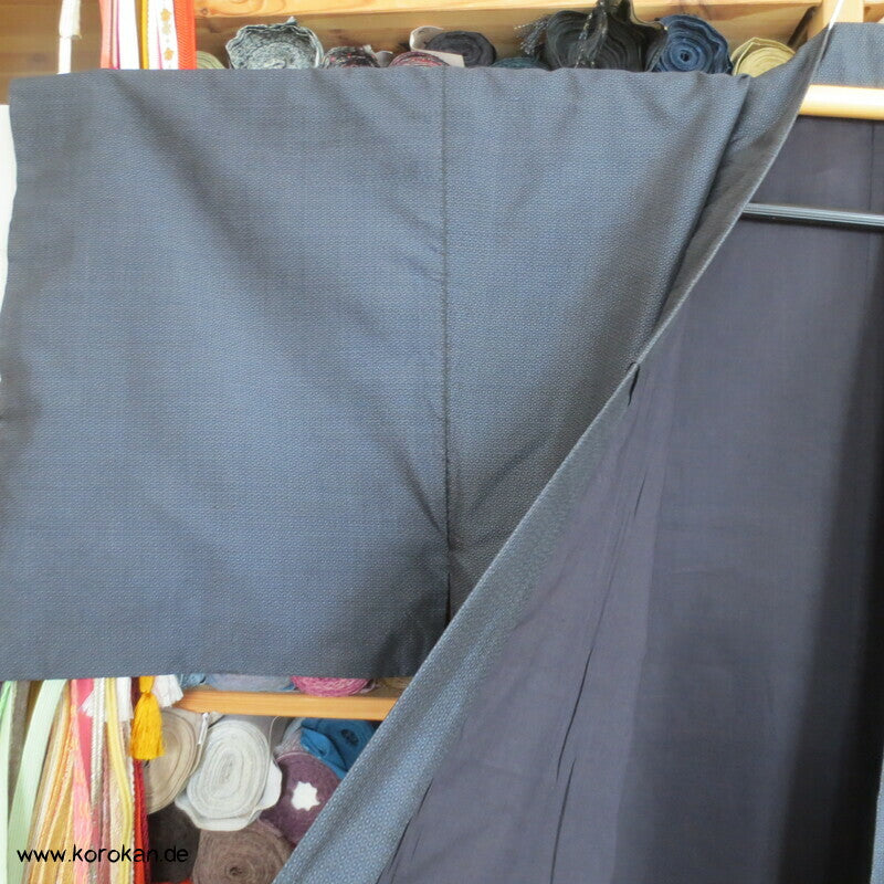 Tsumugi Kasuri Seiden Komon Kimono, frisch gewaschen