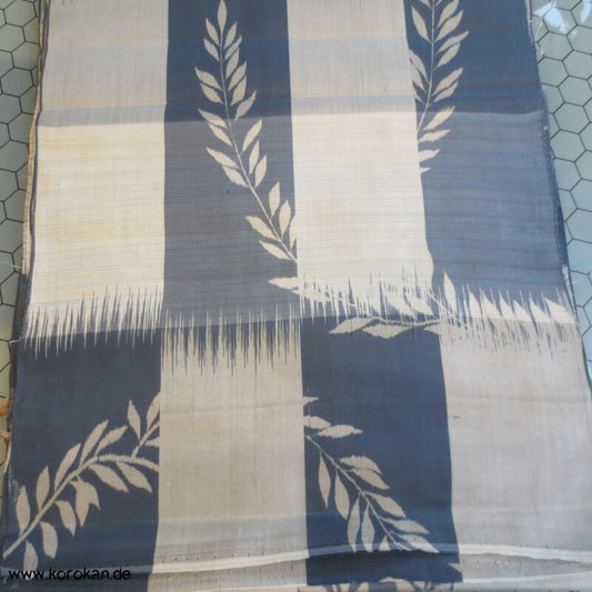 Japan Art Deco blaugrau, Blätter Meisen Seide, antike Araihari Kimono