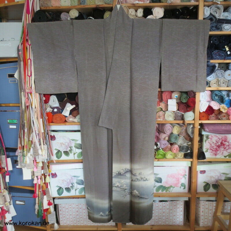 Irotomesode Seidendamast  Kimono Landschaft