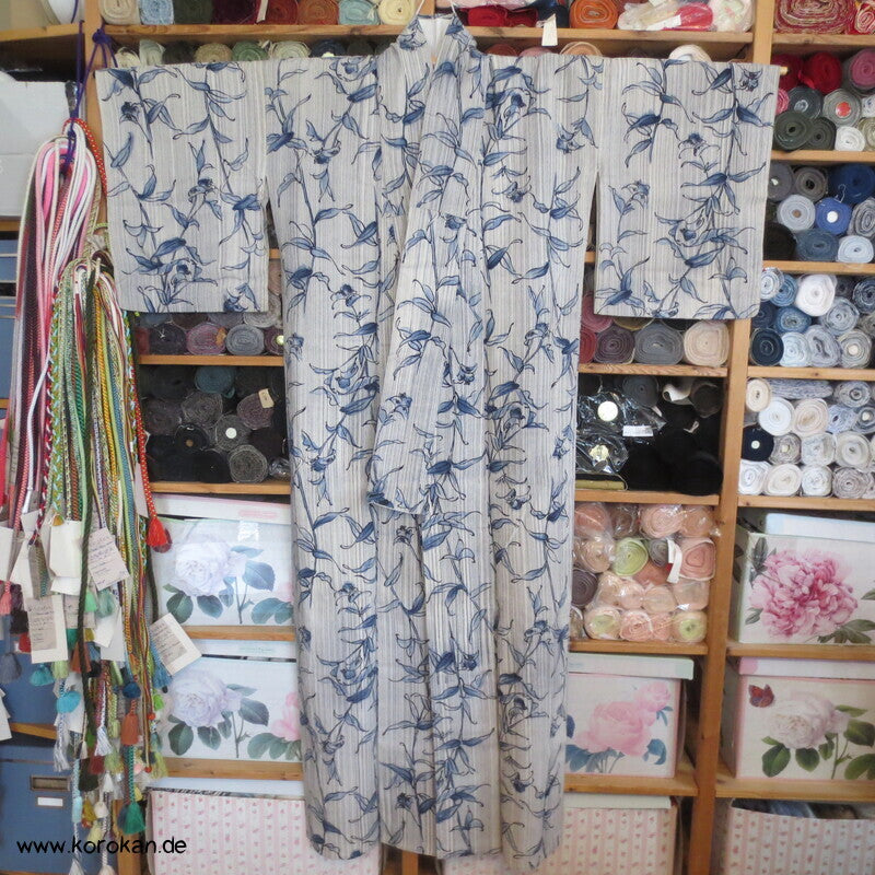 handgenähter japanischer Yukata Kimono, dicker Krepp Porzellanmuster