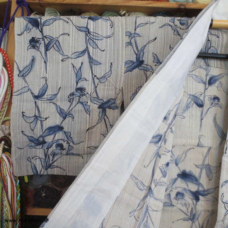 handgenähter japanischer Yukata Kimono, dicker Krepp Porzellanmuster