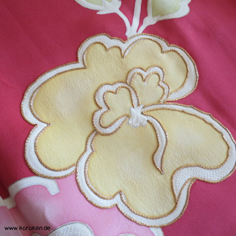 Päonien teilbestickt auf azaleerotpink Homongi Kimono