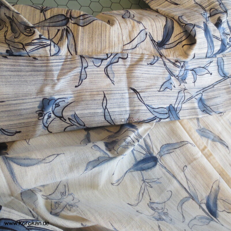 handgenähter japanischer Yukata Kimono, dicker Krepp Porzellanmuster