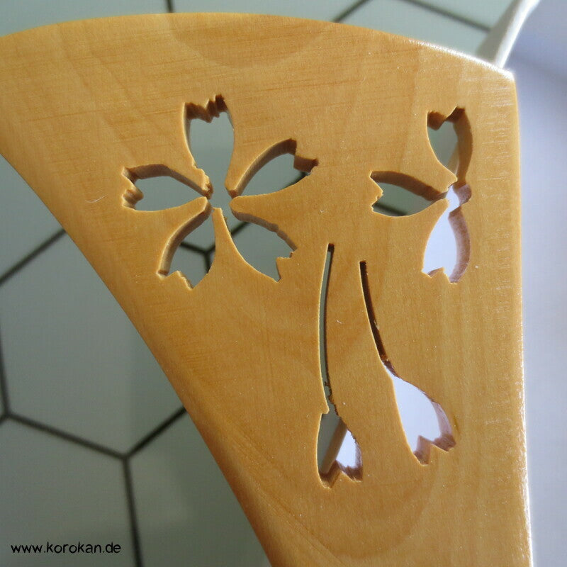 Holz Haarnadel mit Sakura Durchbruchmuster