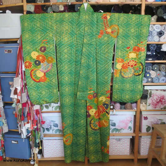 Genji Guruma und Blumen Seidendamast Furisode Kimono