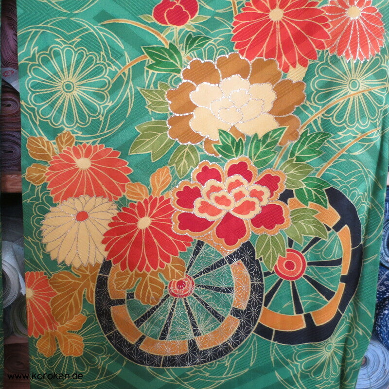Genji Guruma und Blumen Seidendamast Furisode Kimono