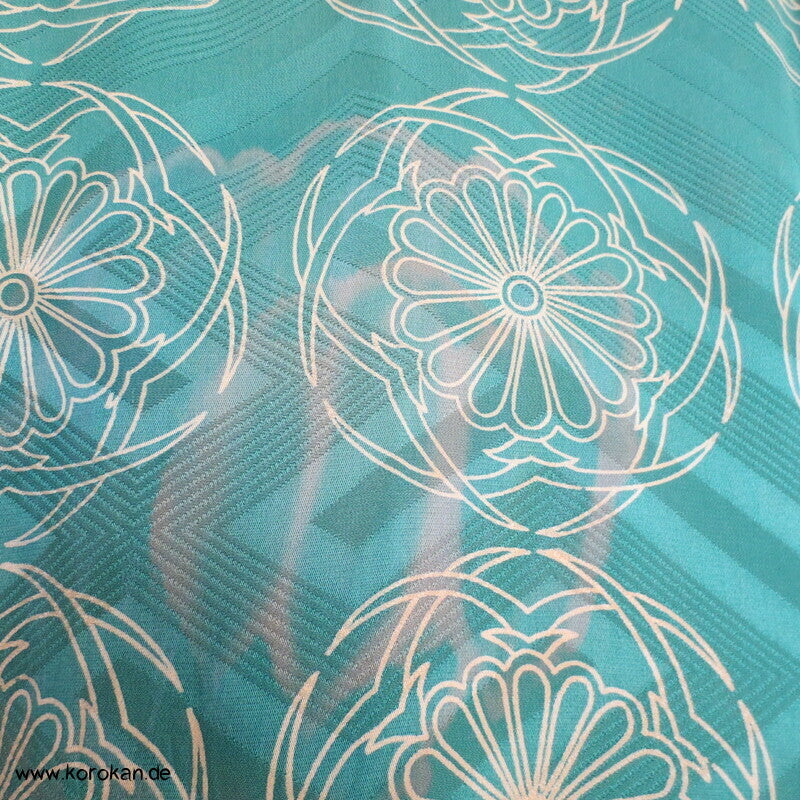Genji Guruma und Blumen Seidendamast Furisode Kimono