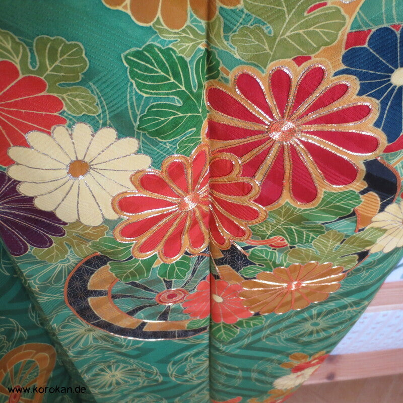 Genji Guruma und Blumen Seidendamast Furisode Kimono