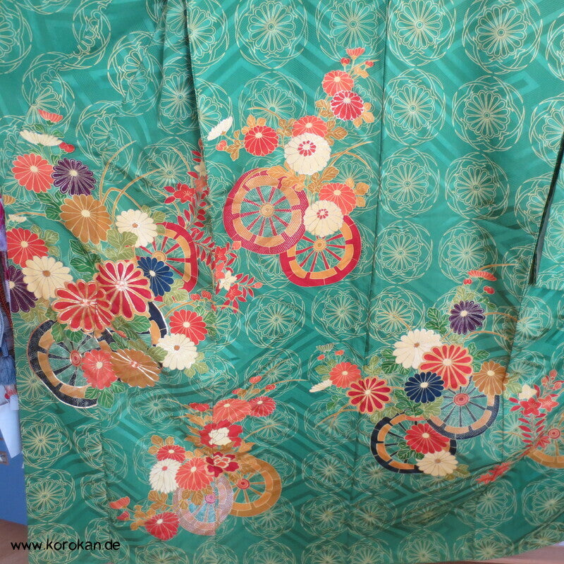 Genji Guruma und Blumen Seidendamast Furisode Kimono
