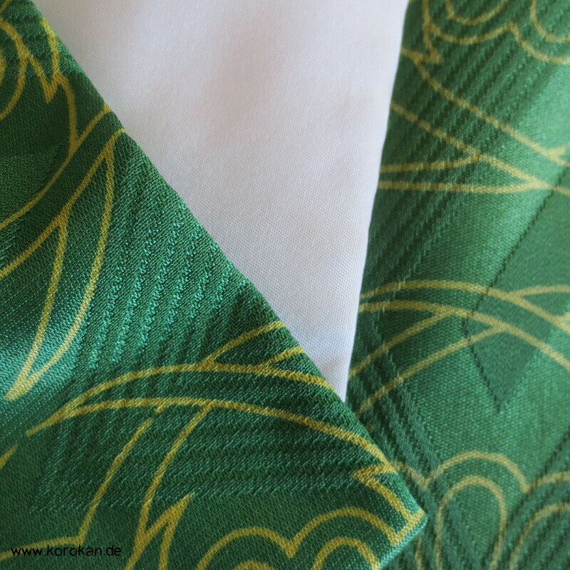 Genji Guruma und Blumen Seidendamast Furisode Kimono