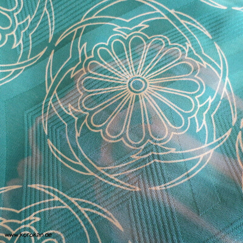 Genji Guruma und Blumen Seidendamast Furisode Kimono