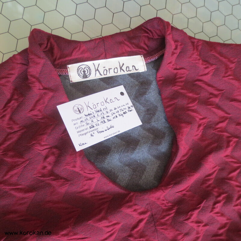 Viscosejacquardjersey schmales Kleid weinrotes zigzag, Gr. M
