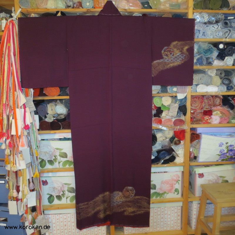 Homongi Seidencrepe Kimono mit goldenen Wellen und Segaiha