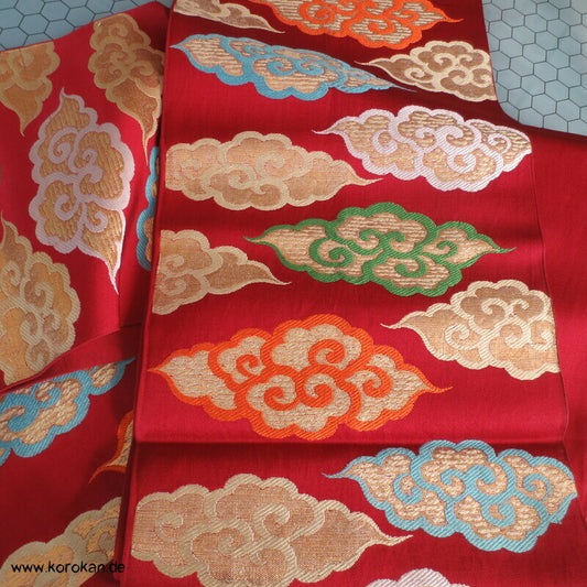 Donnerwolken auf dunkelrot Fukuro Obi Seidenbrokat Kimonogürtel