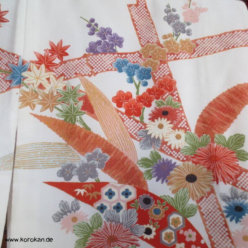 Bambusstäbe mit Blüten Homongi Kimono