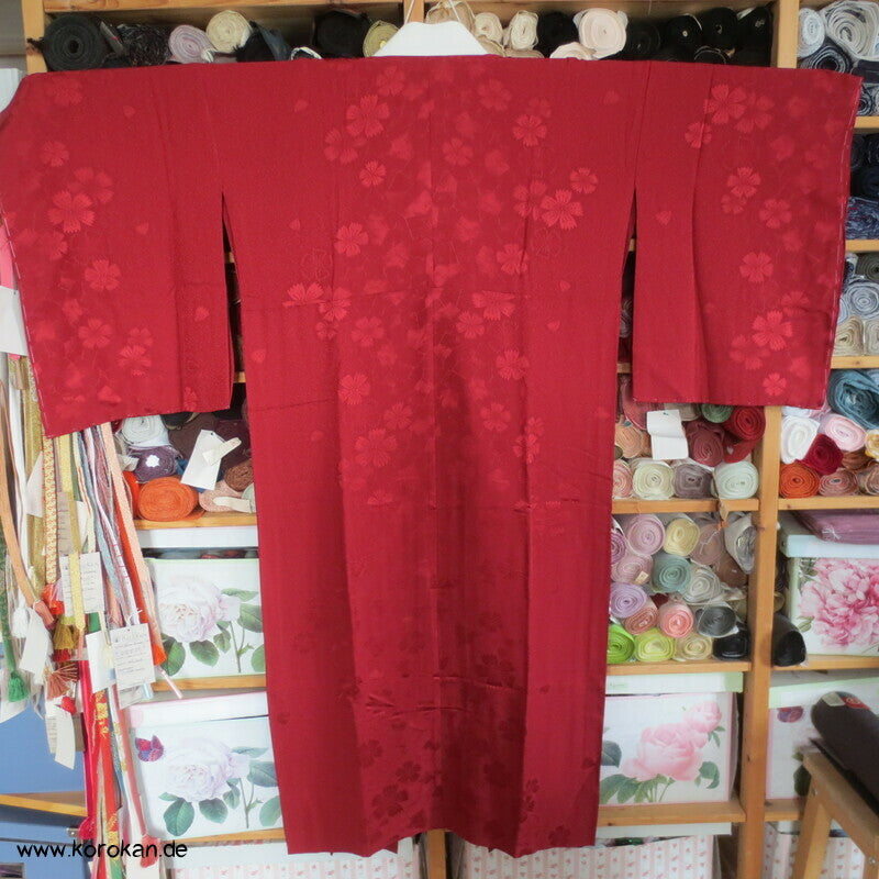 dunkelrote Blüten Rinzu Damast Seide Yamato Juban Unterkimono