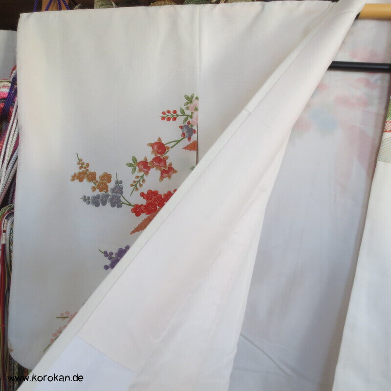 Bambusstäbe mit Blüten Homongi Kimono