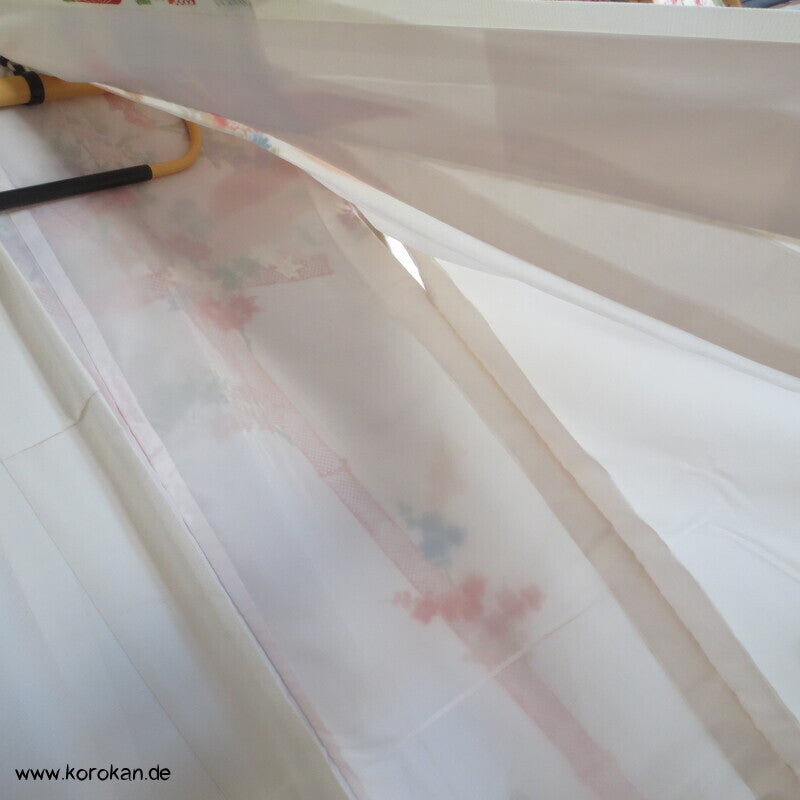 Bambusstäbe mit Blüten Homongi Kimono
