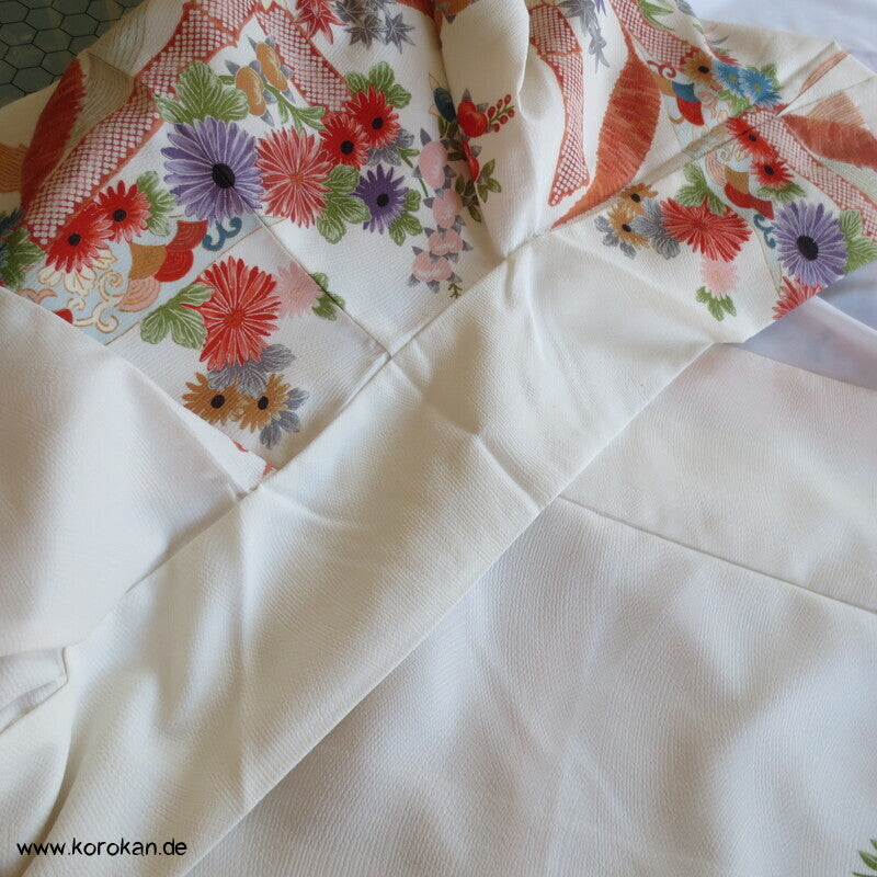 Bambusstäbe mit Blüten Homongi Kimono