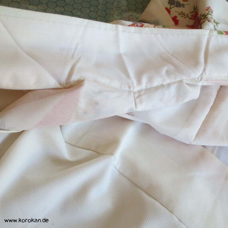 Bambusstäbe mit Blüten Homongi Kimono