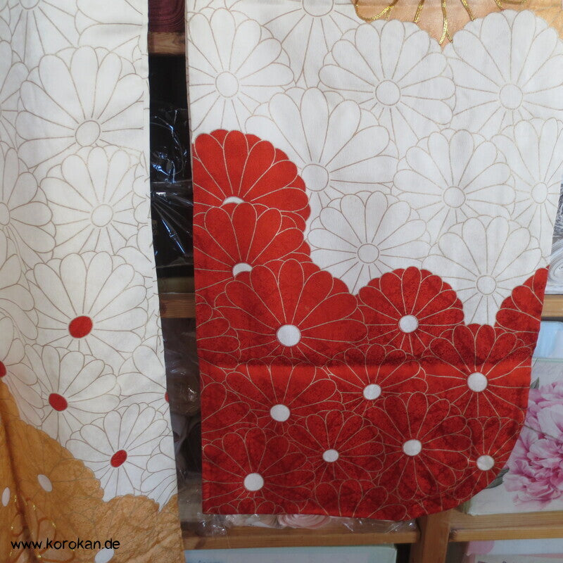 Chrysanthemenwolken Seidendamast Furisode Kimono