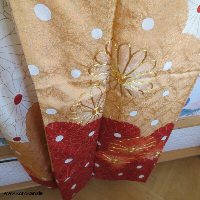 Chrysanthemenwolken Seidendamast Furisode Kimono