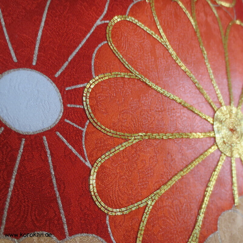 Chrysanthemenwolken Seidendamast Furisode Kimono