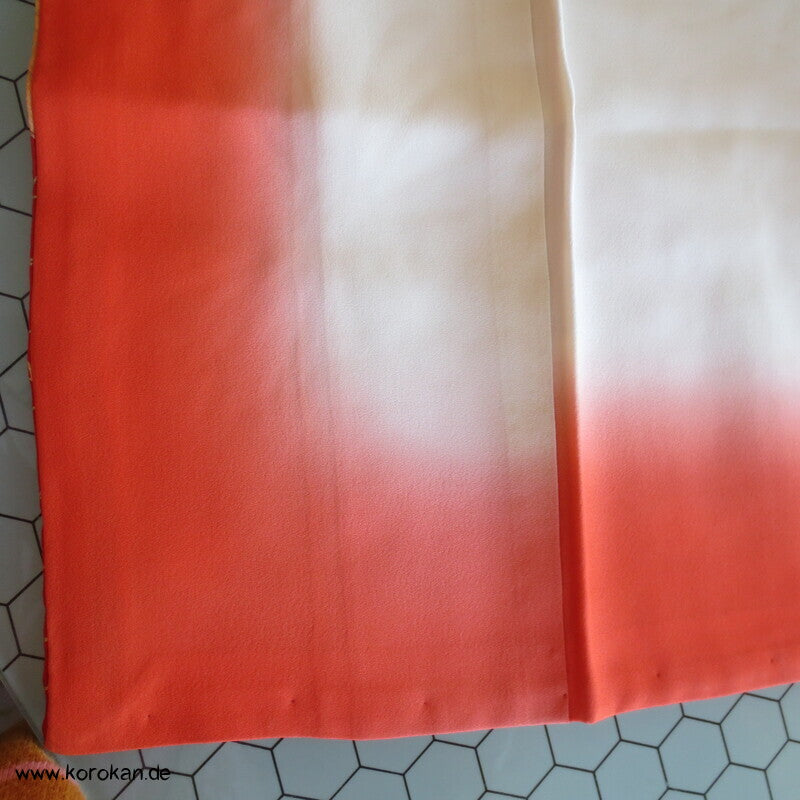Chrysanthemenwolken Seidendamast Furisode Kimono