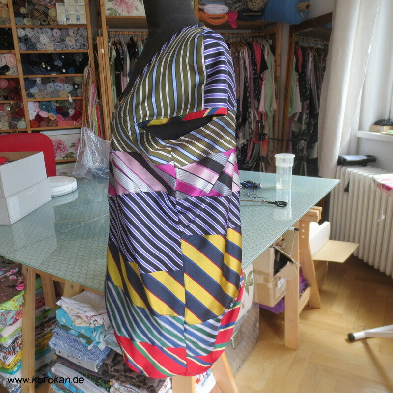 Upcycling Seiden Krawatten Tunika mit kurzen Ärmel und Rechteck Ausschnitt