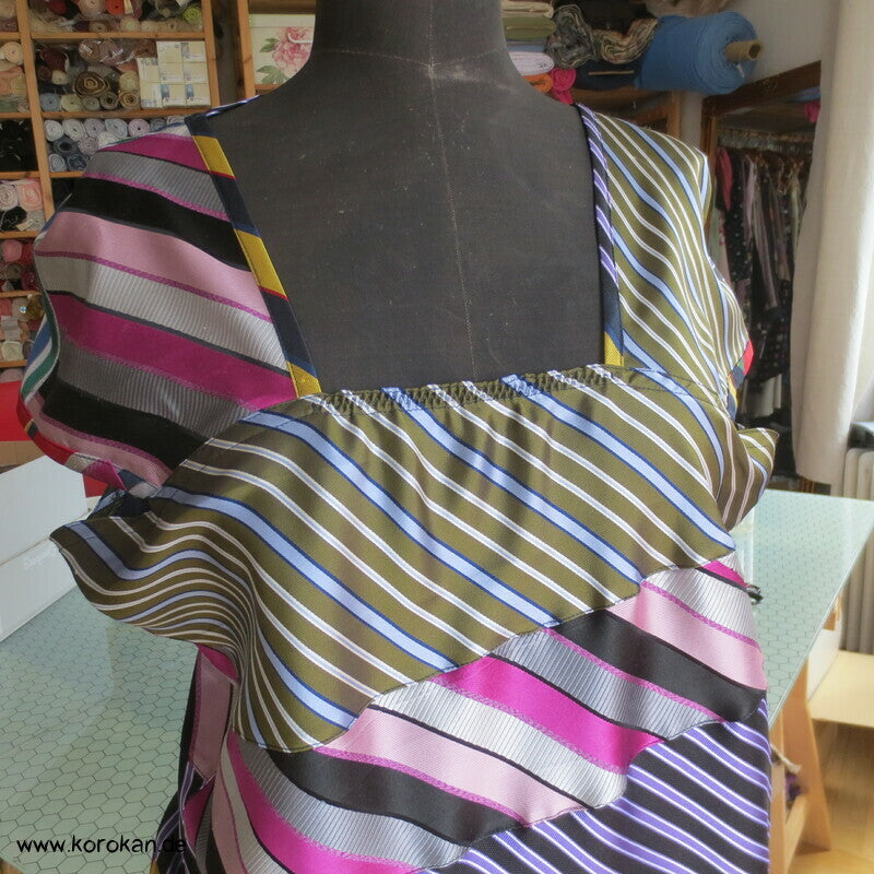 Upcycling Seiden Krawatten Tunika mit kurzen Ärmel und Rechteck Ausschnitt
