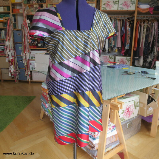 Upcycling Seiden Krawatten Tunika mit kurzen Ärmel und Rechteck Ausschnitt