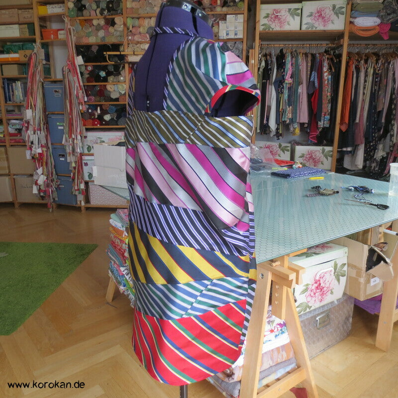 Upcycling Seiden Krawatten Tunika mit kurzen Ärmel und Rechteck Ausschnitt