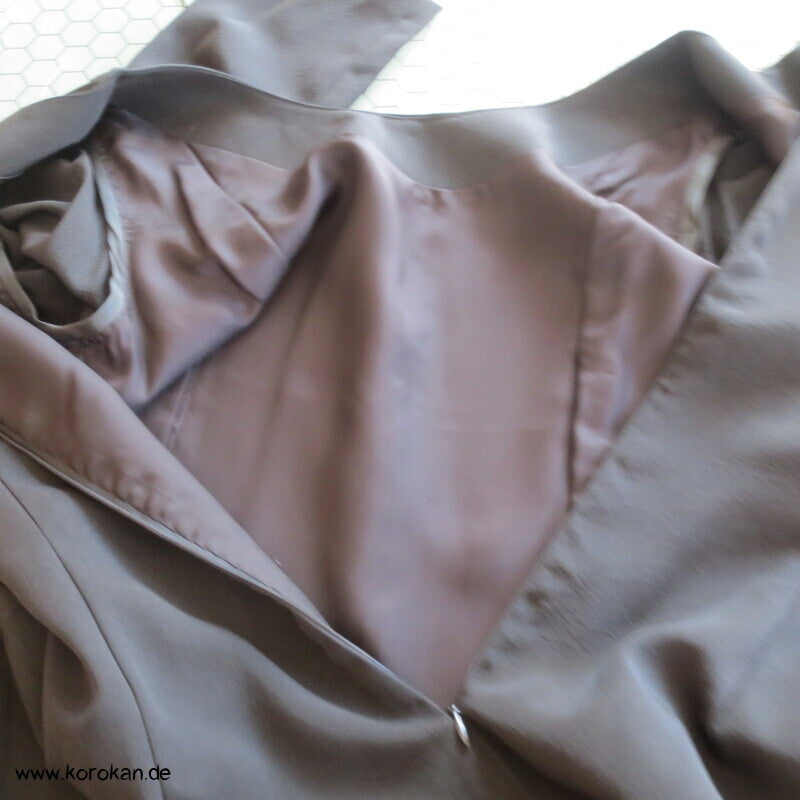Japan Tomesode Kimono Seidencrepe Upcycling Kleid, Kame, Gr. M, Unikat