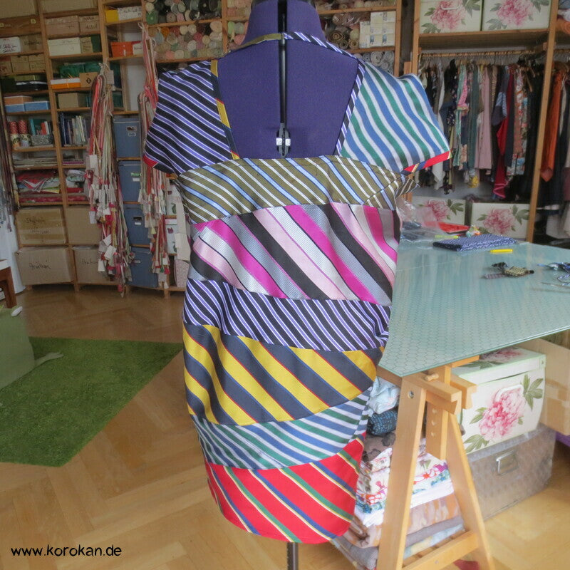 Upcycling Seiden Krawatten Tunika mit kurzen Ärmel und Rechteck Ausschnitt