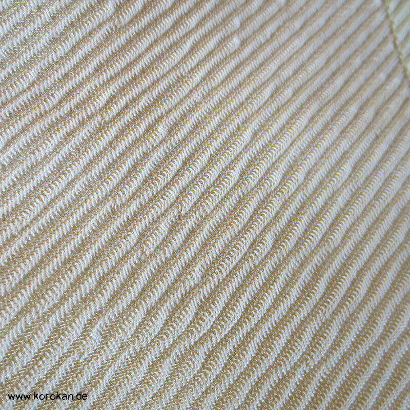 Goldbrokat Stoffrest, Kimono oder Obi, diagonaler Streifen